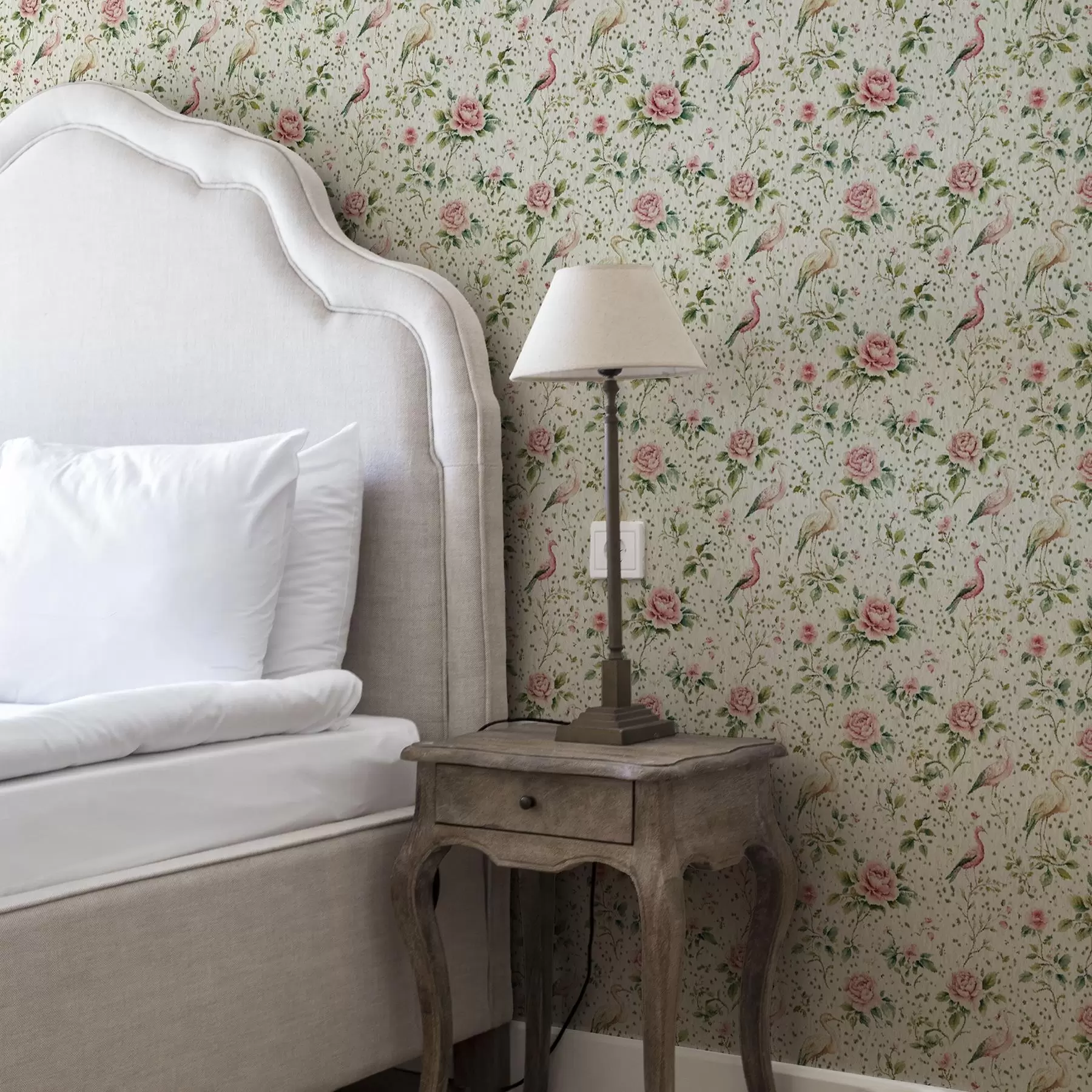 fototapet Trandafiri roz pastel și păsări în stil shabby chic a00201