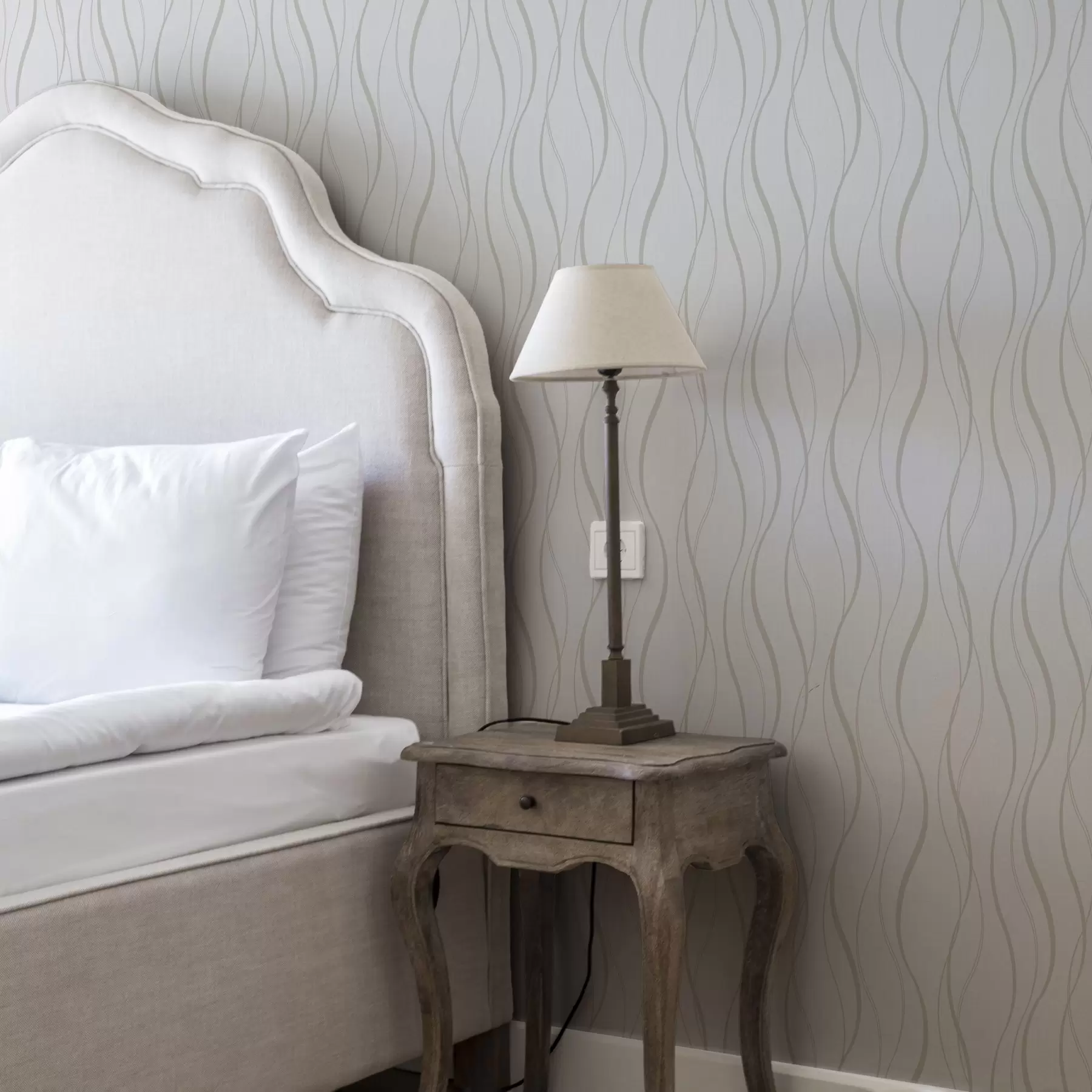 fototapet Abstract linii ondulate bej pe un fundal alb a00480