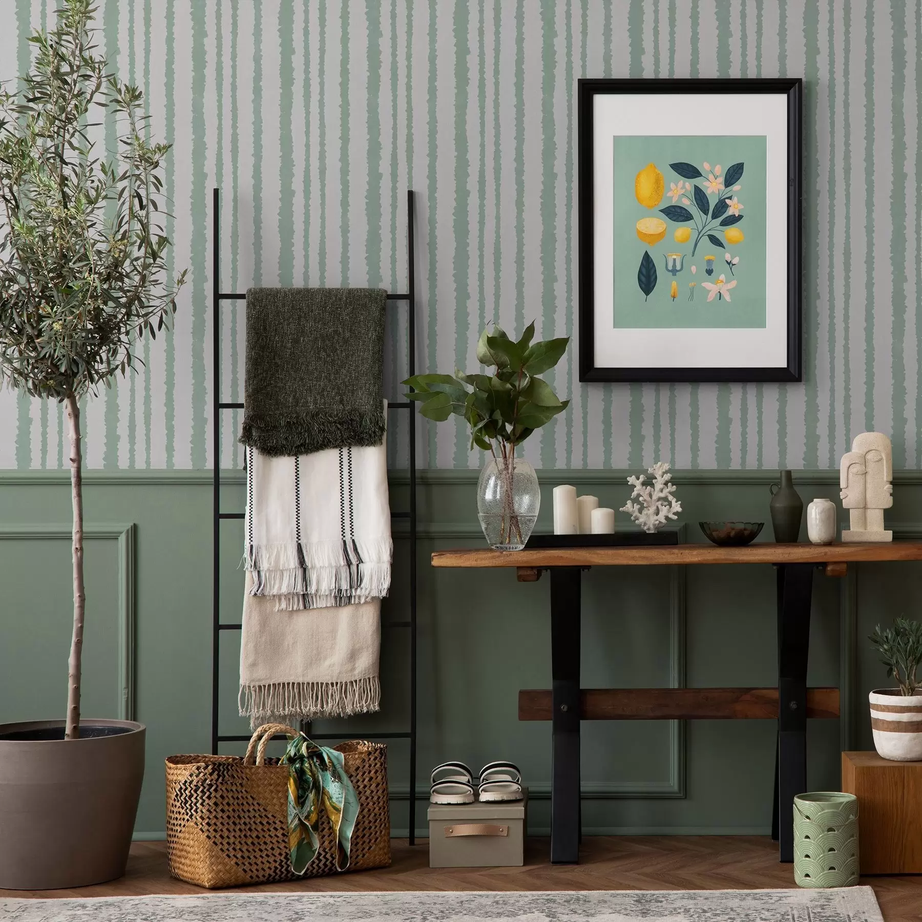 fototapet Dungi inegale de mentă pe un fundal alb a00510