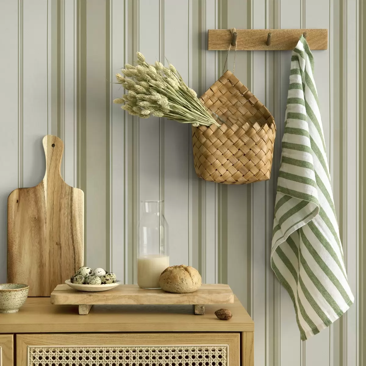 Wallpaper Fond crem cu dungi gri-bej de diferite lățimi a00521