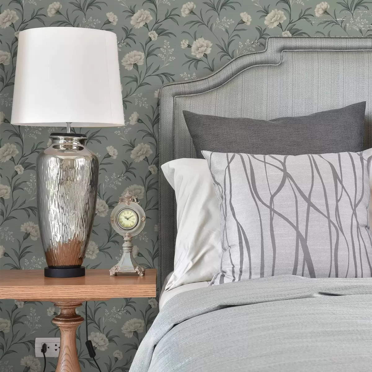 Wallpaper Garoafe pudrate pe fond gri-albastru, imprimeu rafinat a00610