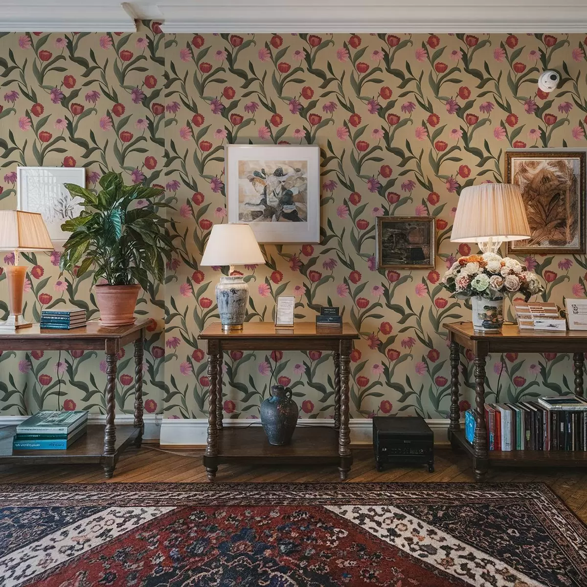 Wallpaper Flori roz-roșii pe fond bej, textură desenată manual a00631