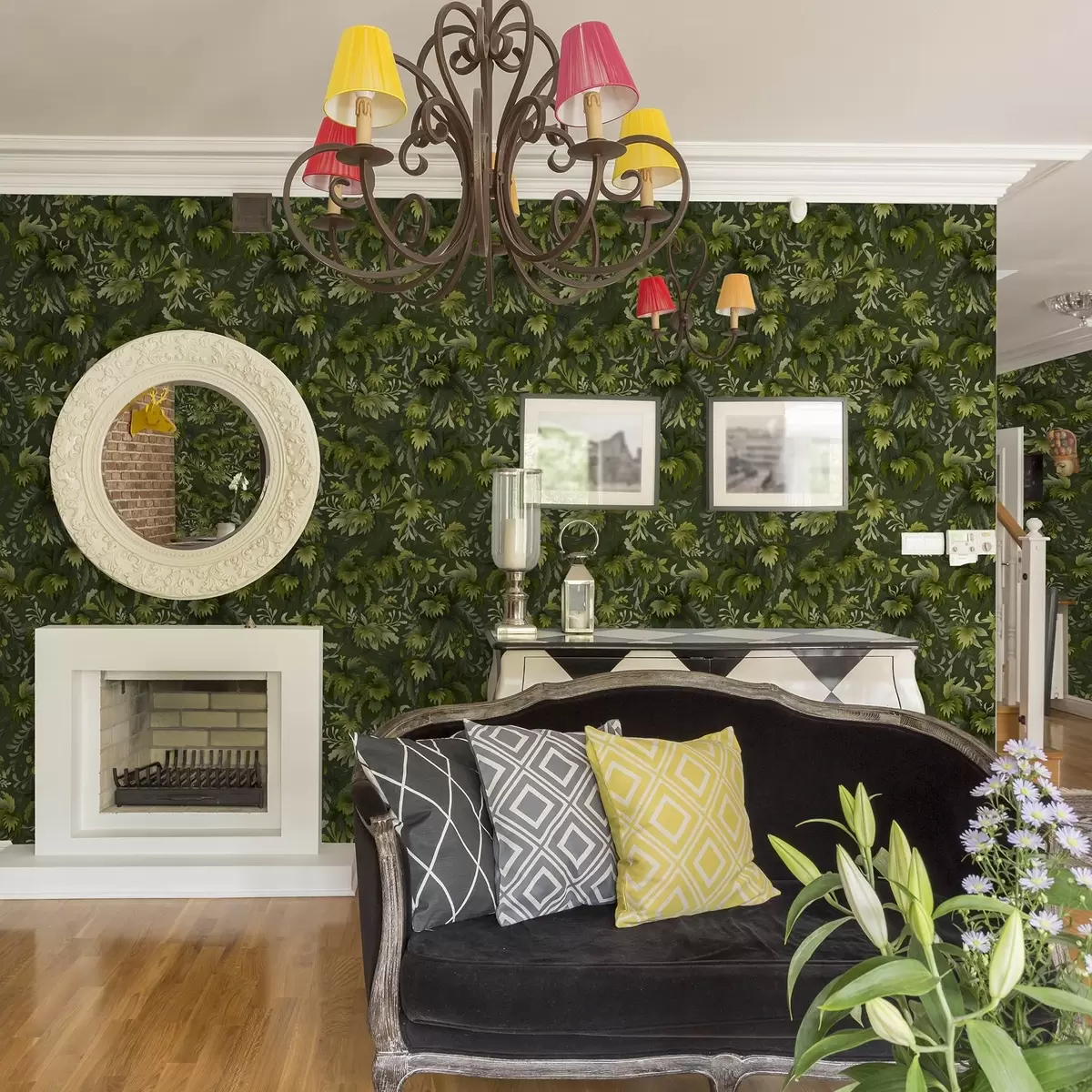 Wallpaper Frunziș verde dens pe un fundal verde închis a00805