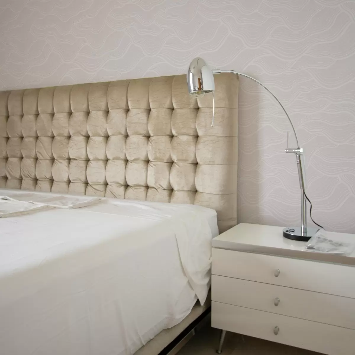 Wallpaper Fundal roz pastel cu linii ondulate a00682v3