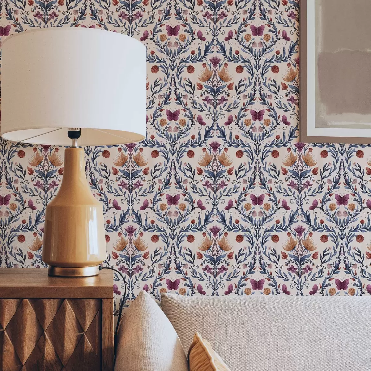 Wallpaper Damasc floral cu fluturi pe fundal moale de culoarea piersicii a00926