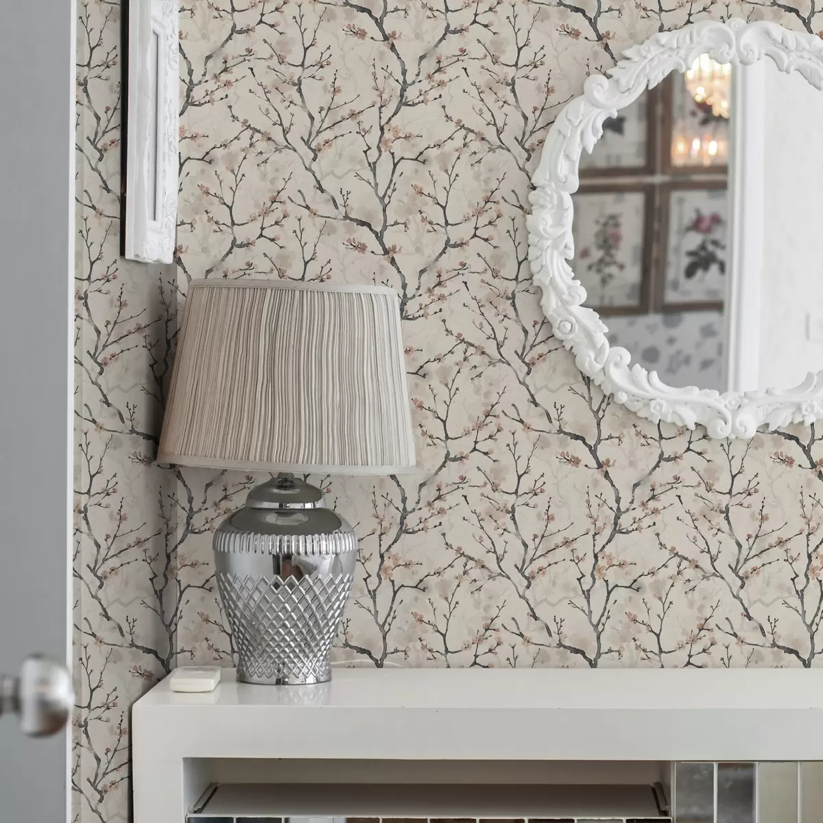 Wallpaper Ramuri de sakura pictate în acuarelă pe un fundal deschis a01033