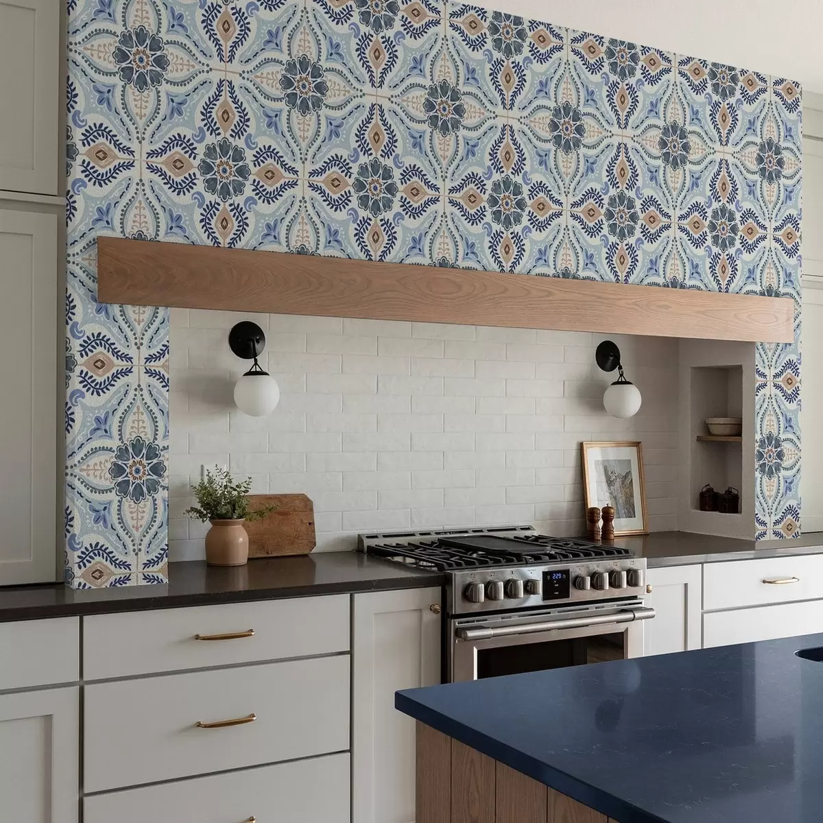 Wallpaper Ornament în stil faianță albastru-bej pictat în acuarelă a01085