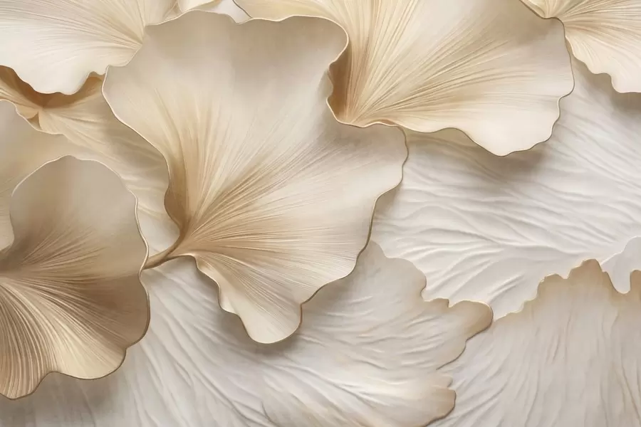 fototapet Petale texturate, bej și albe, cu imprimeu organic delicat, în formă de frunze de ginkgo w09741